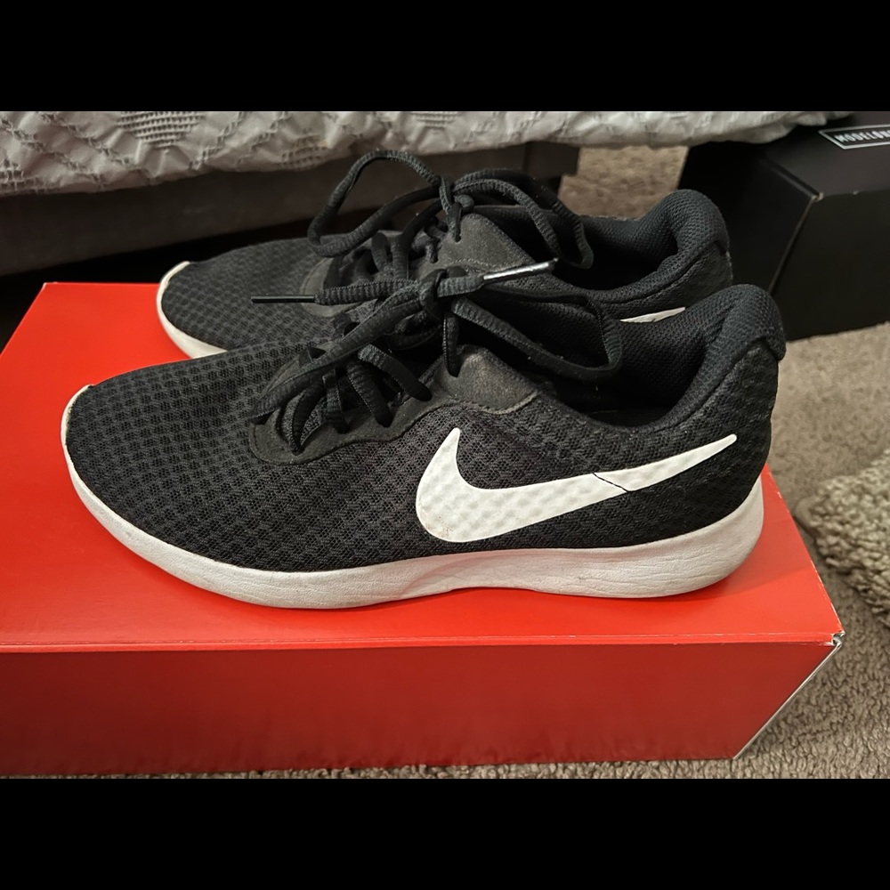 Women's Nike Tanjun Sneakers